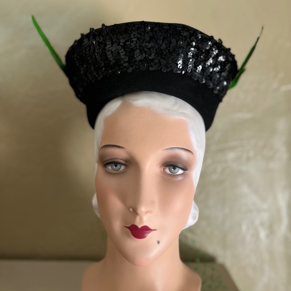 LAVISH 1940s\' BLACK FELT \